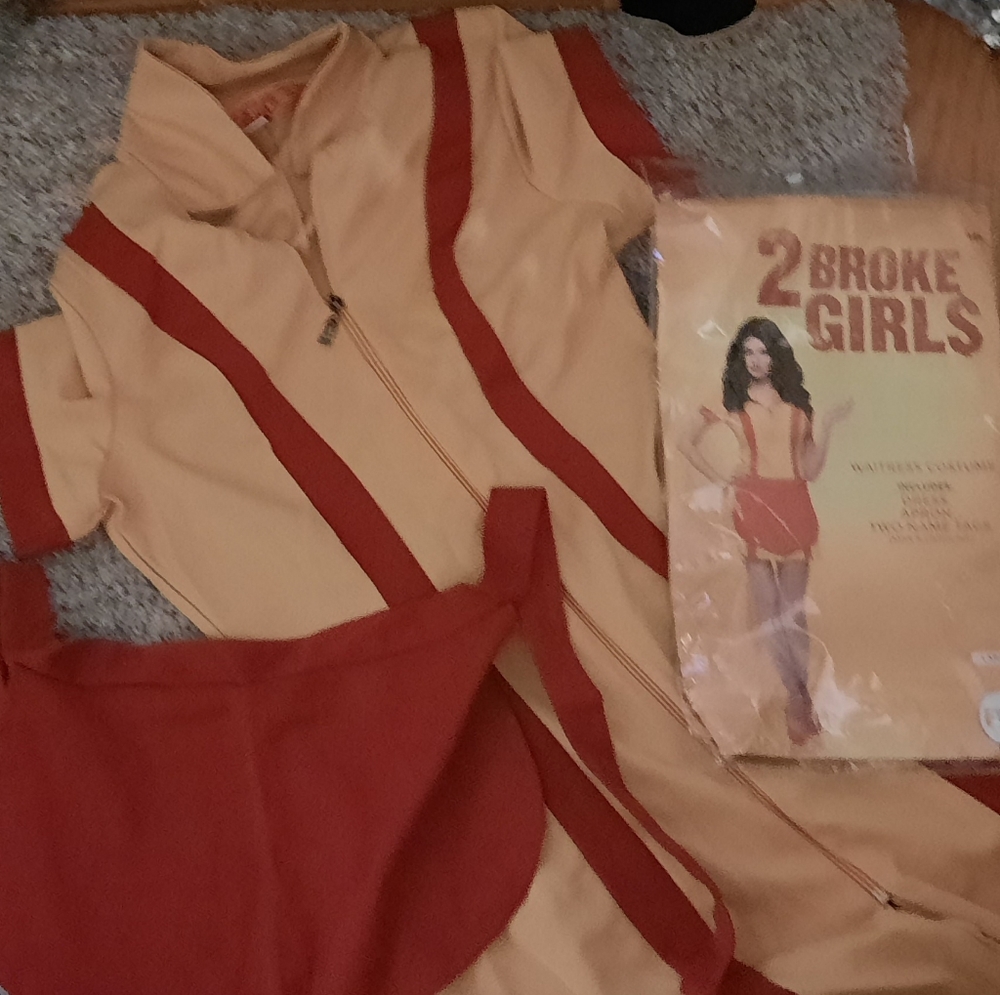 COSTUME- 3 Broke Girls